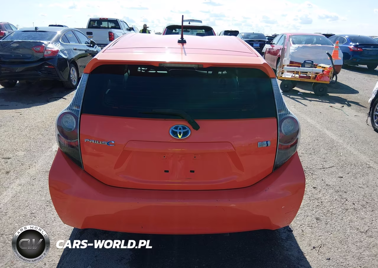 2013 Toyota Prius C Three VIN:JTDKDTB37D1051856 - 16