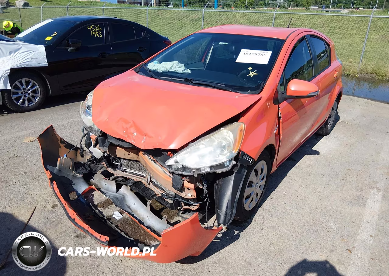 2013 Toyota Prius C Three VIN:JTDKDTB37D1051856 - 18