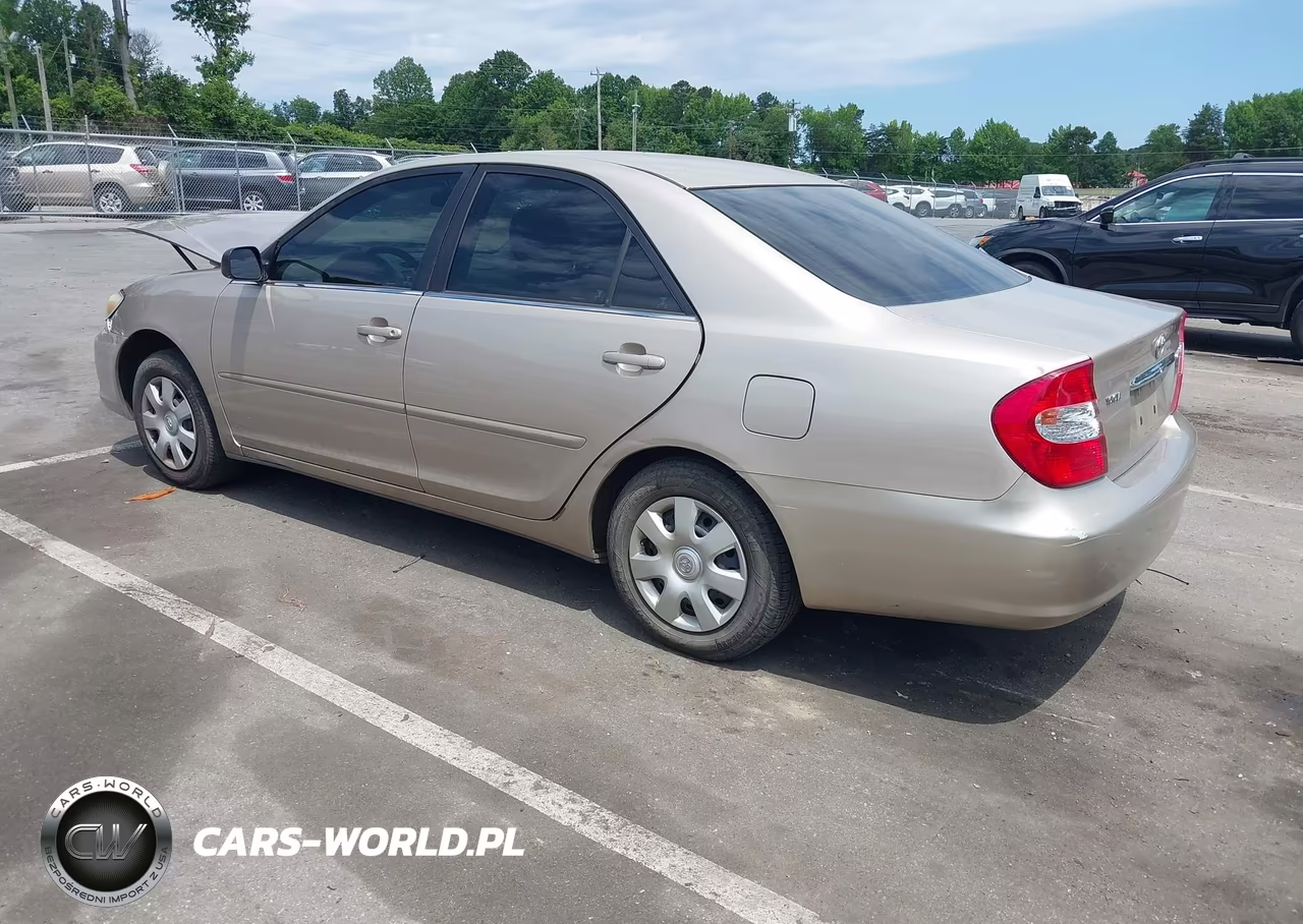 2003 Toyota Camry Le VIN:4T1BE32KX3U213914 - 3