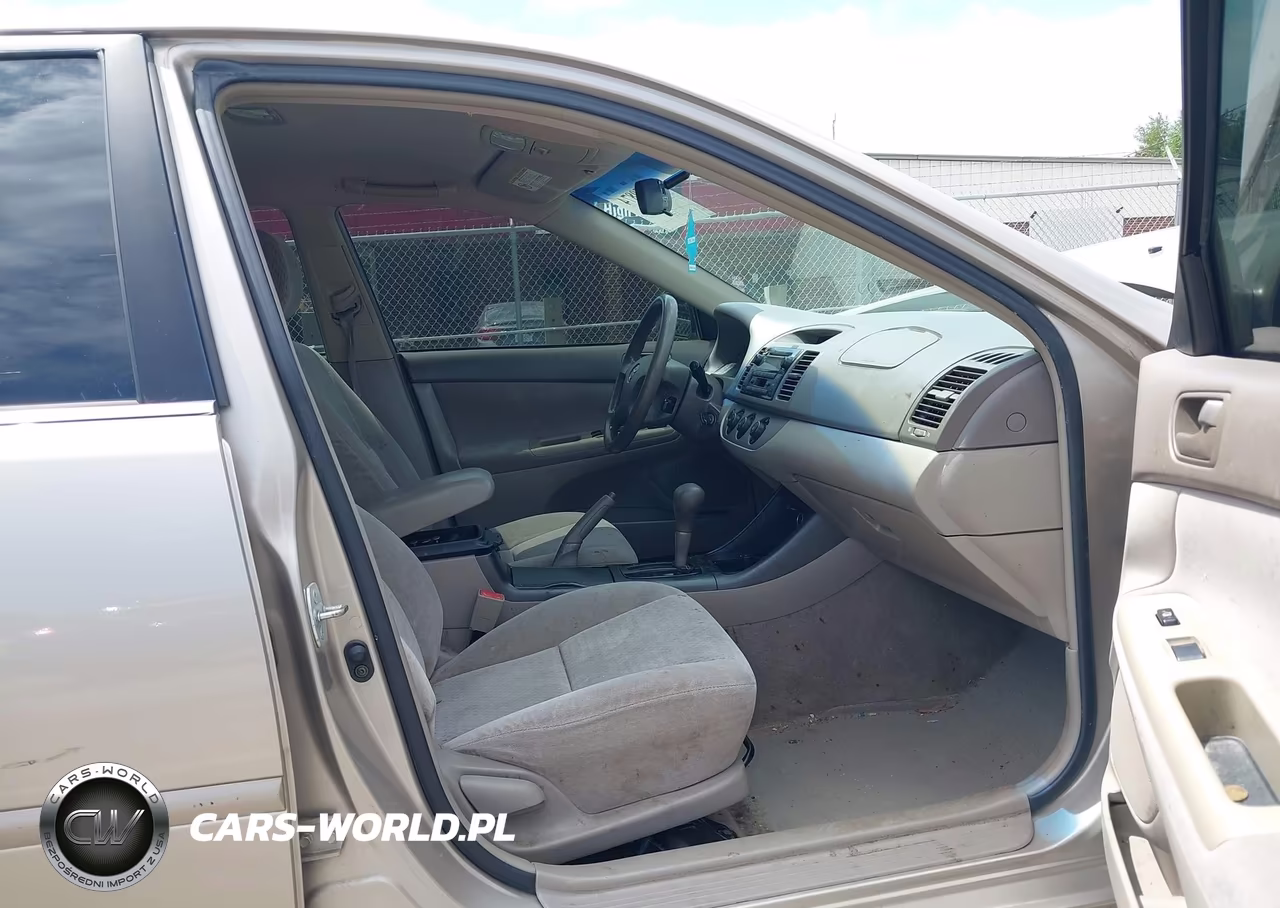 2003 Toyota Camry Le VIN:4T1BE32KX3U213914 - 5