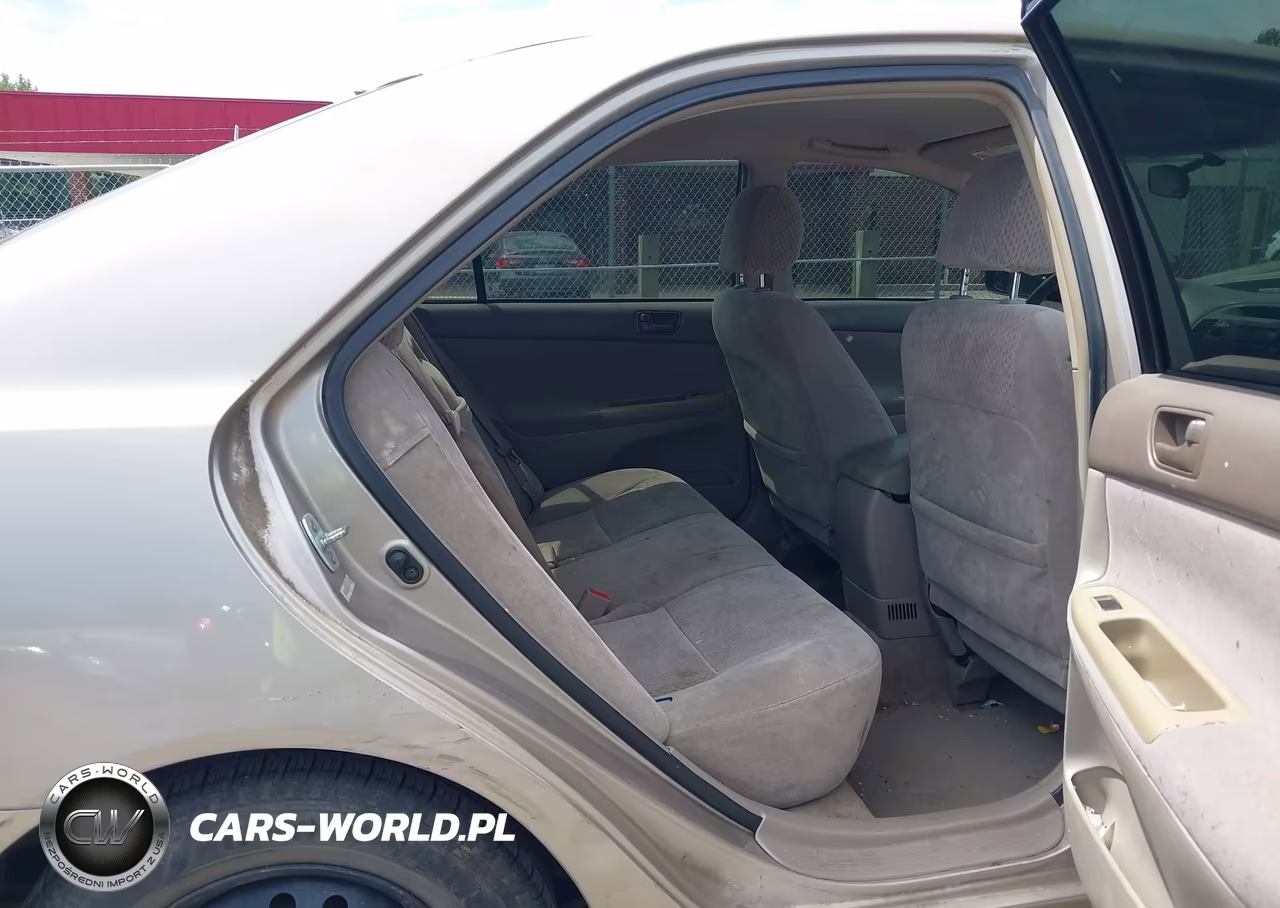 2003 Toyota Camry Le VIN:4T1BE32KX3U213914 - 8