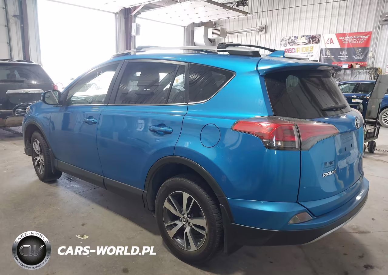 2017 Toyota Rav4 Xle VIN:JTMRFREV9HD200684 - 3