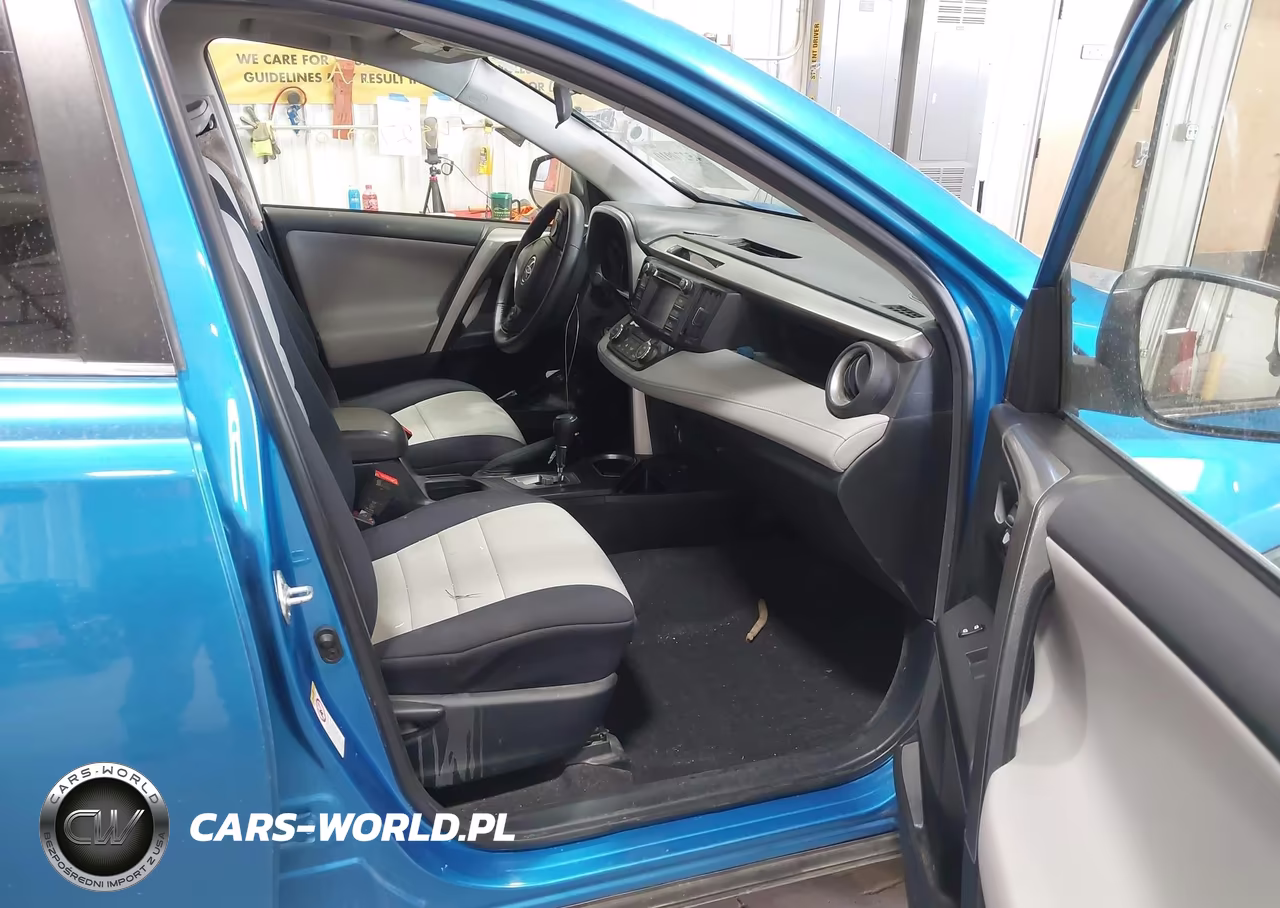 2017 Toyota Rav4 Xle VIN:JTMRFREV9HD200684 - 5