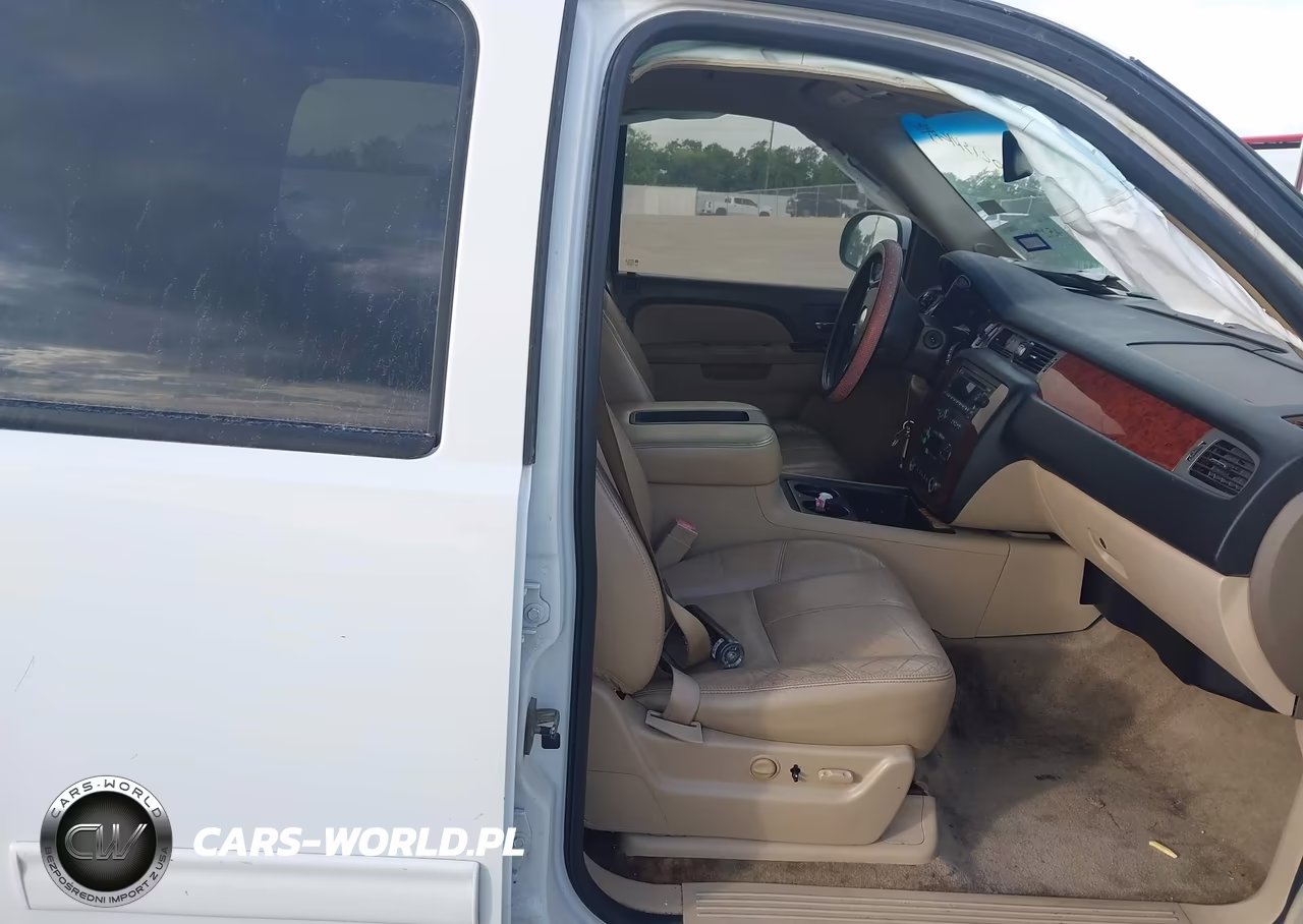 2011 Chevrolet Tahoe Lt VIN:1GNSCBE04BR208988 - 5