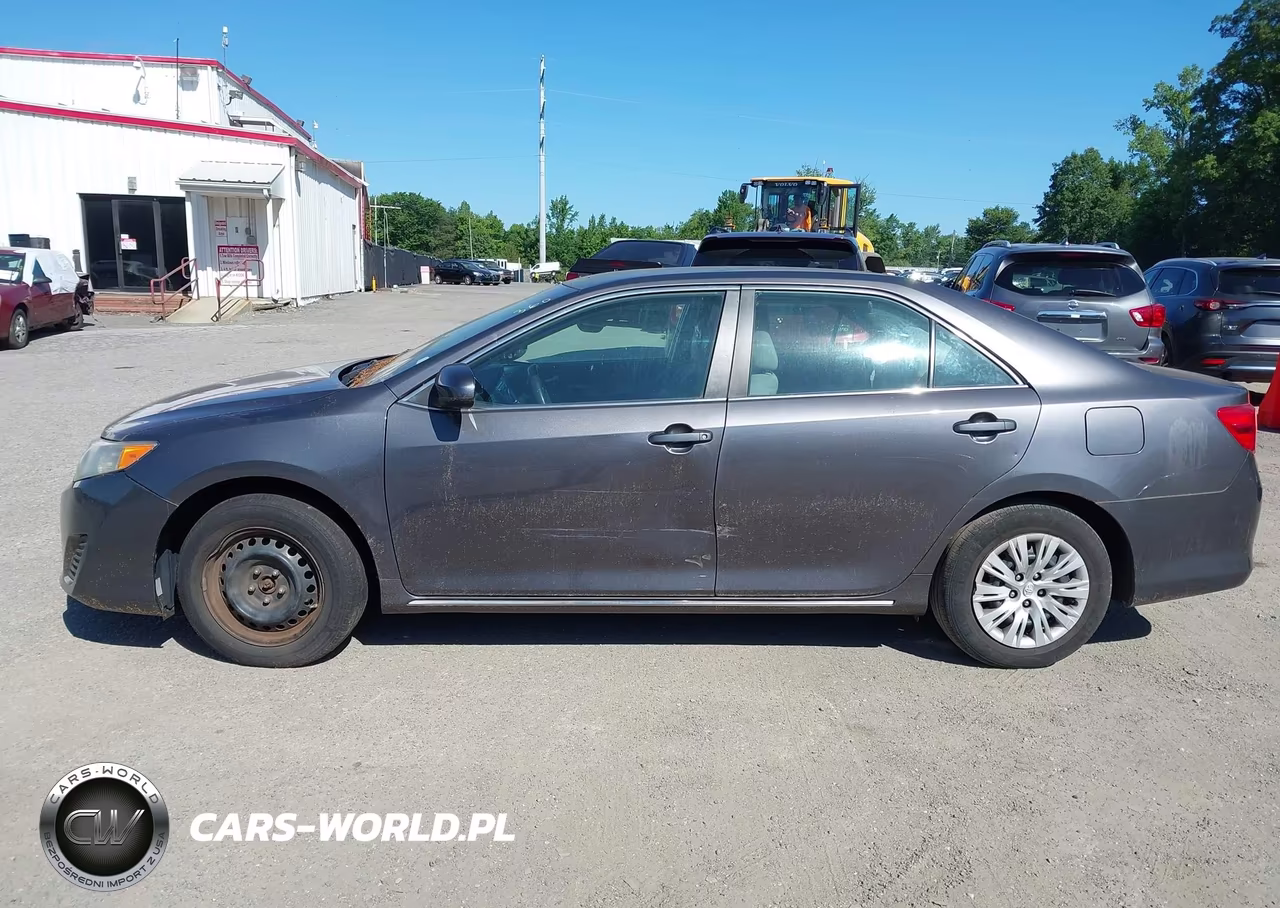 2014 Toyota Camry Le VIN:4T4BF1FK3ER381608 - 14