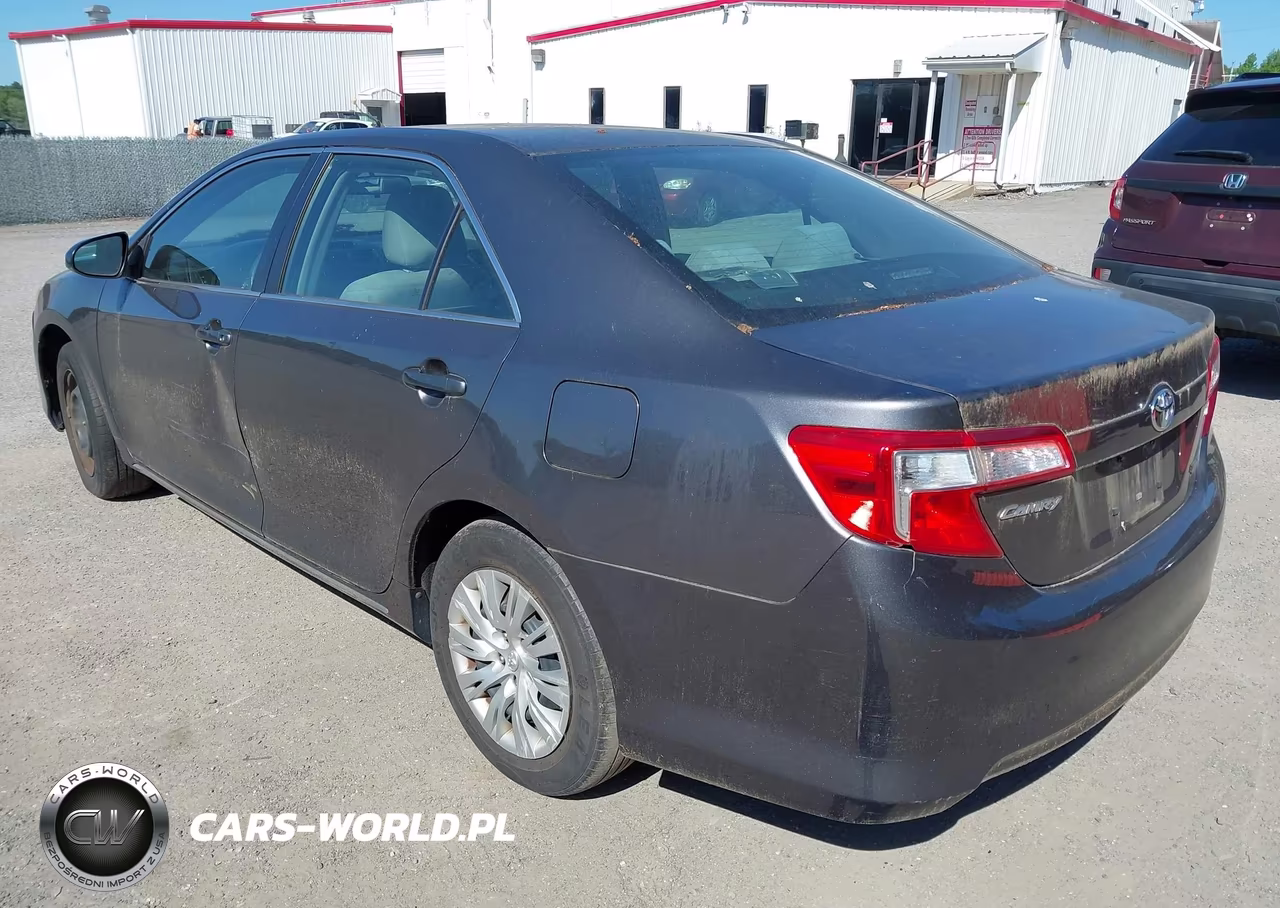 2014 Toyota Camry Le VIN:4T4BF1FK3ER381608 - 3