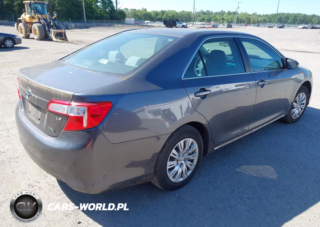 2014 Toyota Camry Le VIN:4T4BF1FK3ER381608 - 4