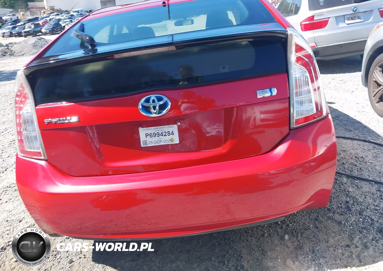 2013 Toyota Prius Two VIN:JTDKN3DU3D5554912 - 16
