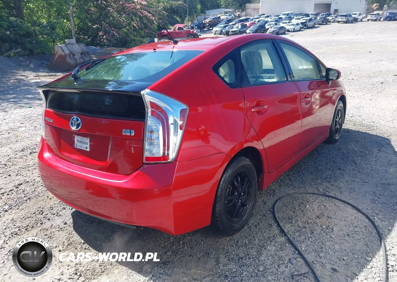 2013 Toyota Prius Two VIN:JTDKN3DU3D5554912 - 4
