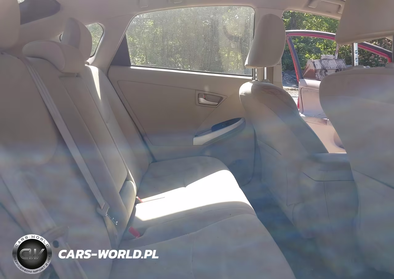 2013 Toyota Prius Two VIN:JTDKN3DU3D5554912 - 8