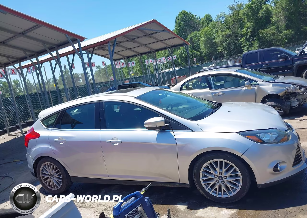 2014 Ford Focus Titanium VIN:1FADP3N2XEL377889 - 13