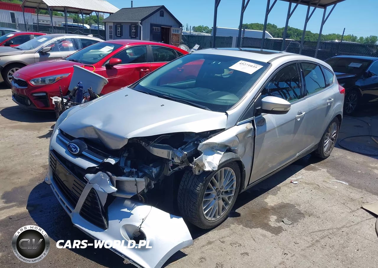 2014 Ford Focus Titanium VIN:1FADP3N2XEL377889 - 2