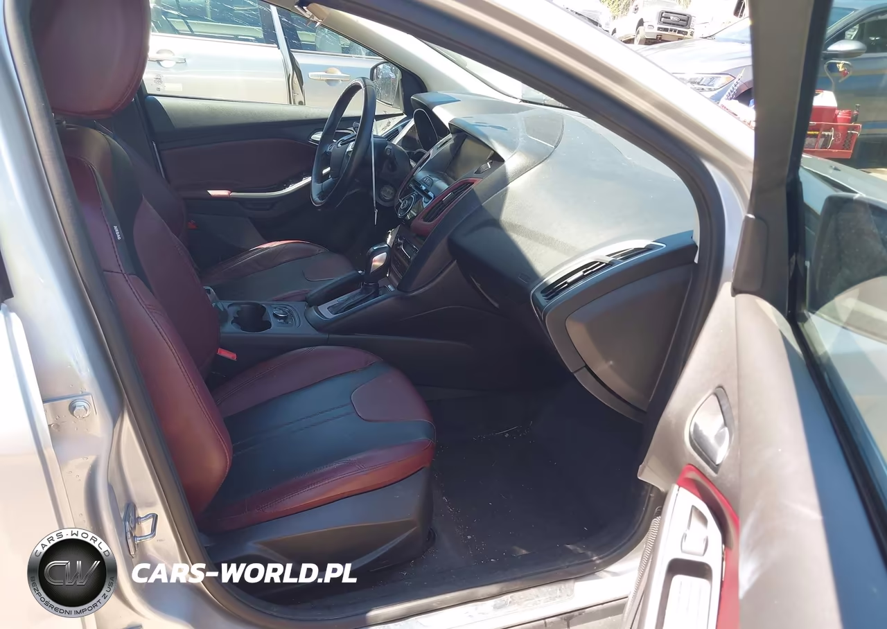 2014 Ford Focus Titanium VIN:1FADP3N2XEL377889 - 5