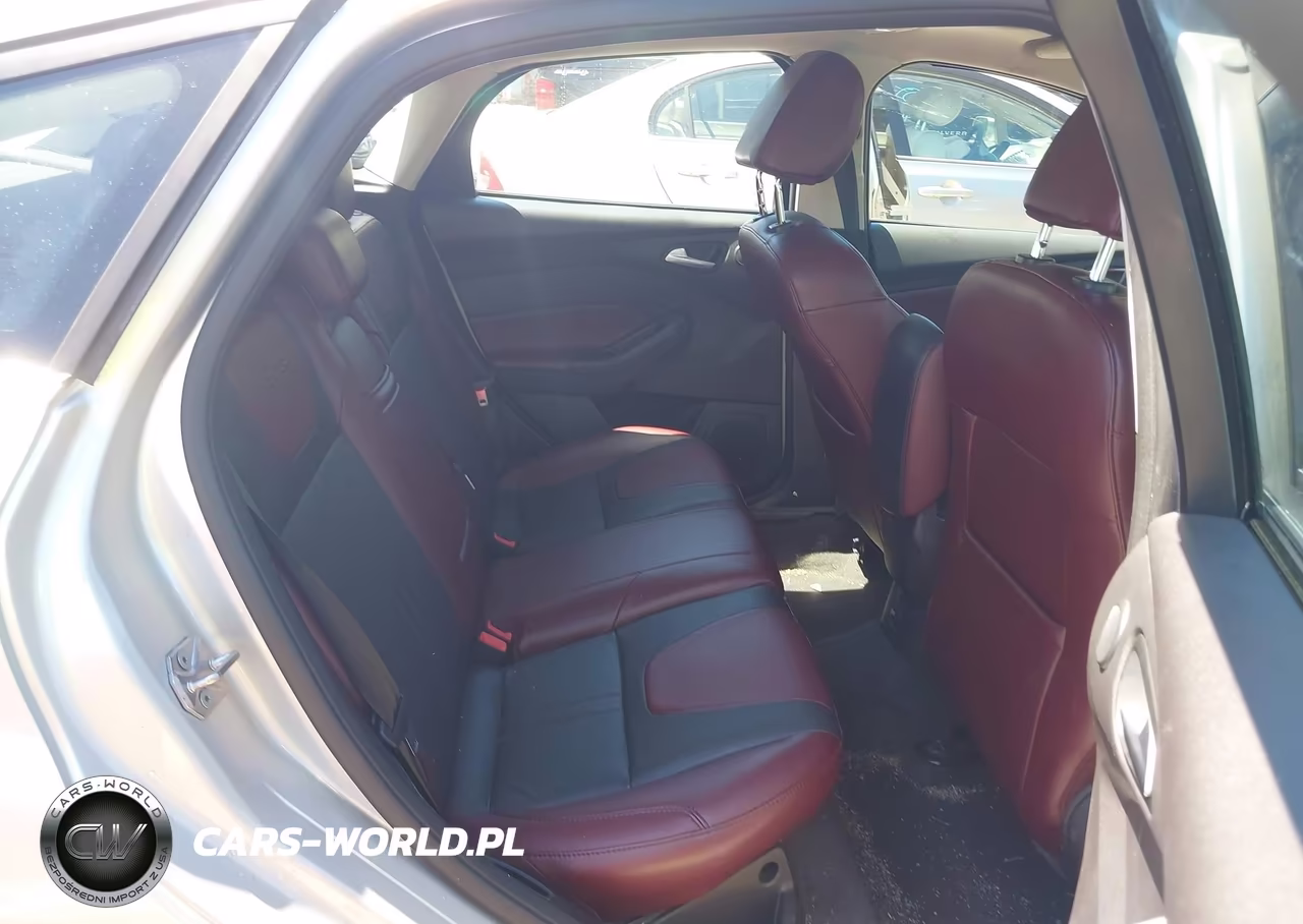 2014 Ford Focus Titanium VIN:1FADP3N2XEL377889 - 8