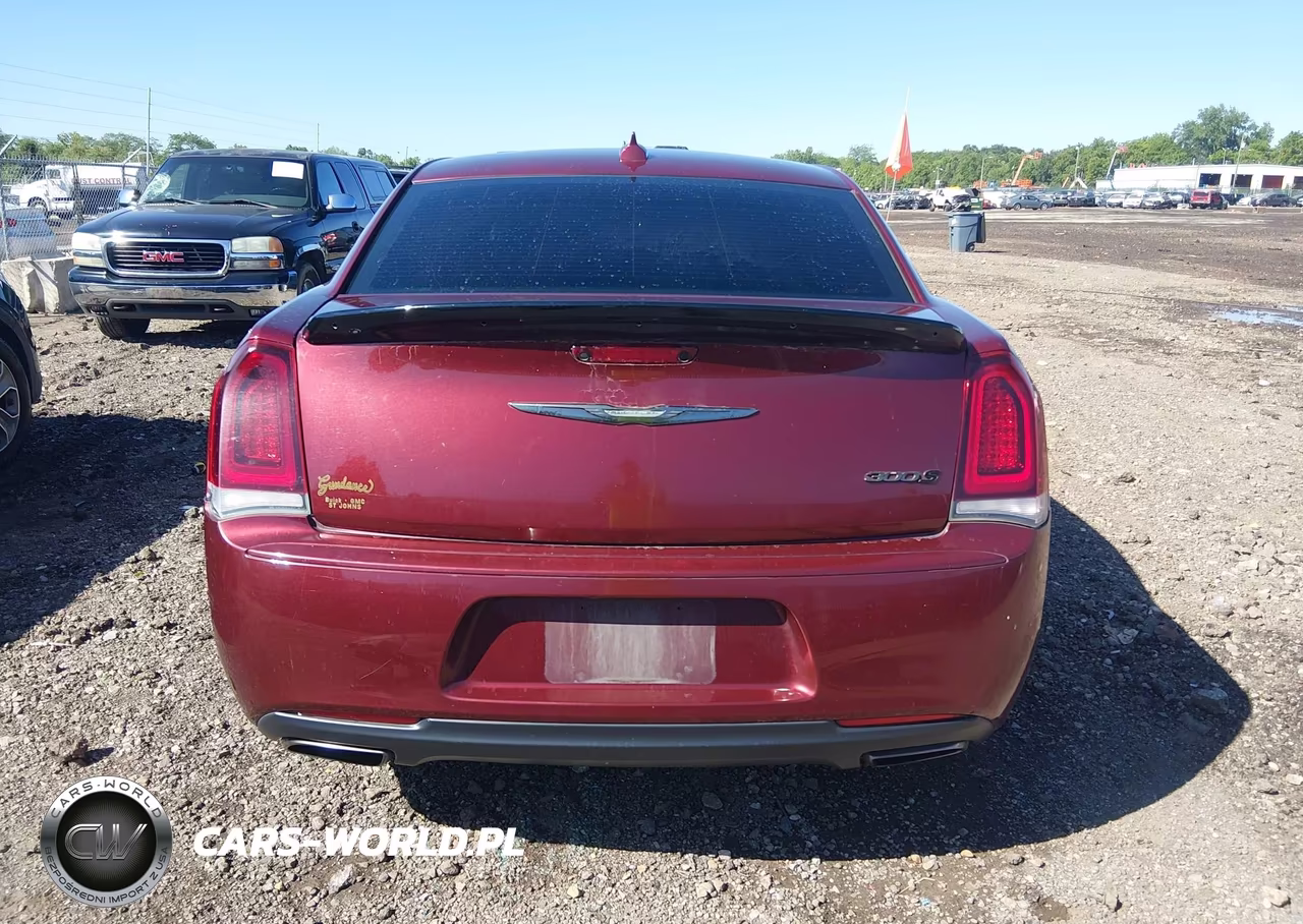 2020 Chrysler 300 S VIN:2C3CCABG9LH142615 - 17