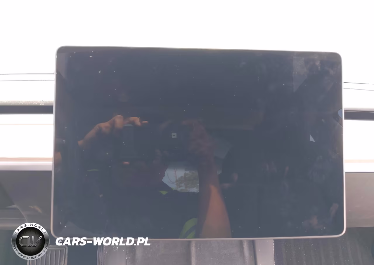 2023 Tesla Model 3 Rear-Wheel Drive VIN:5YJ3E1EA0PF669810 - 18