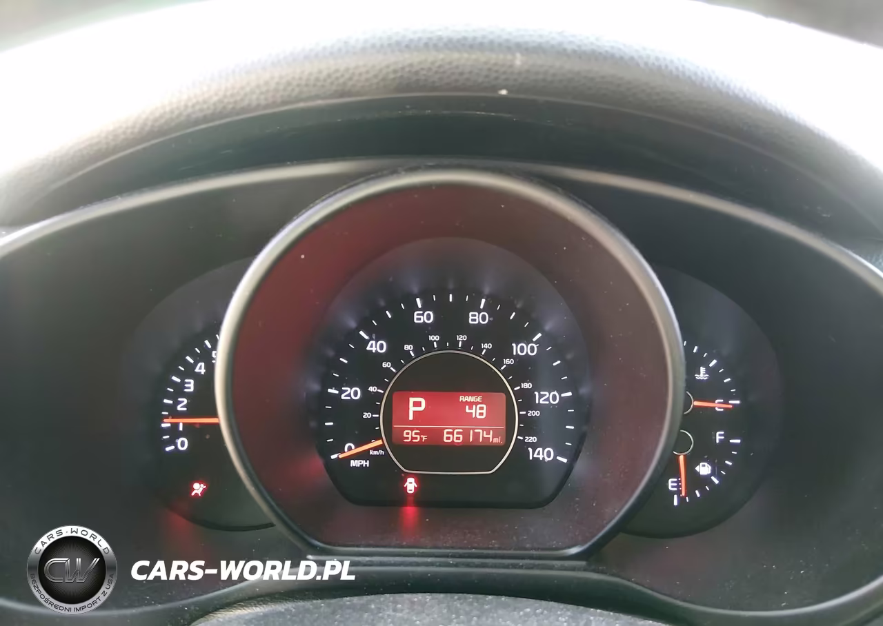 2016 Kia Soul + VIN:KNDJP3A5XG7826612 - 7