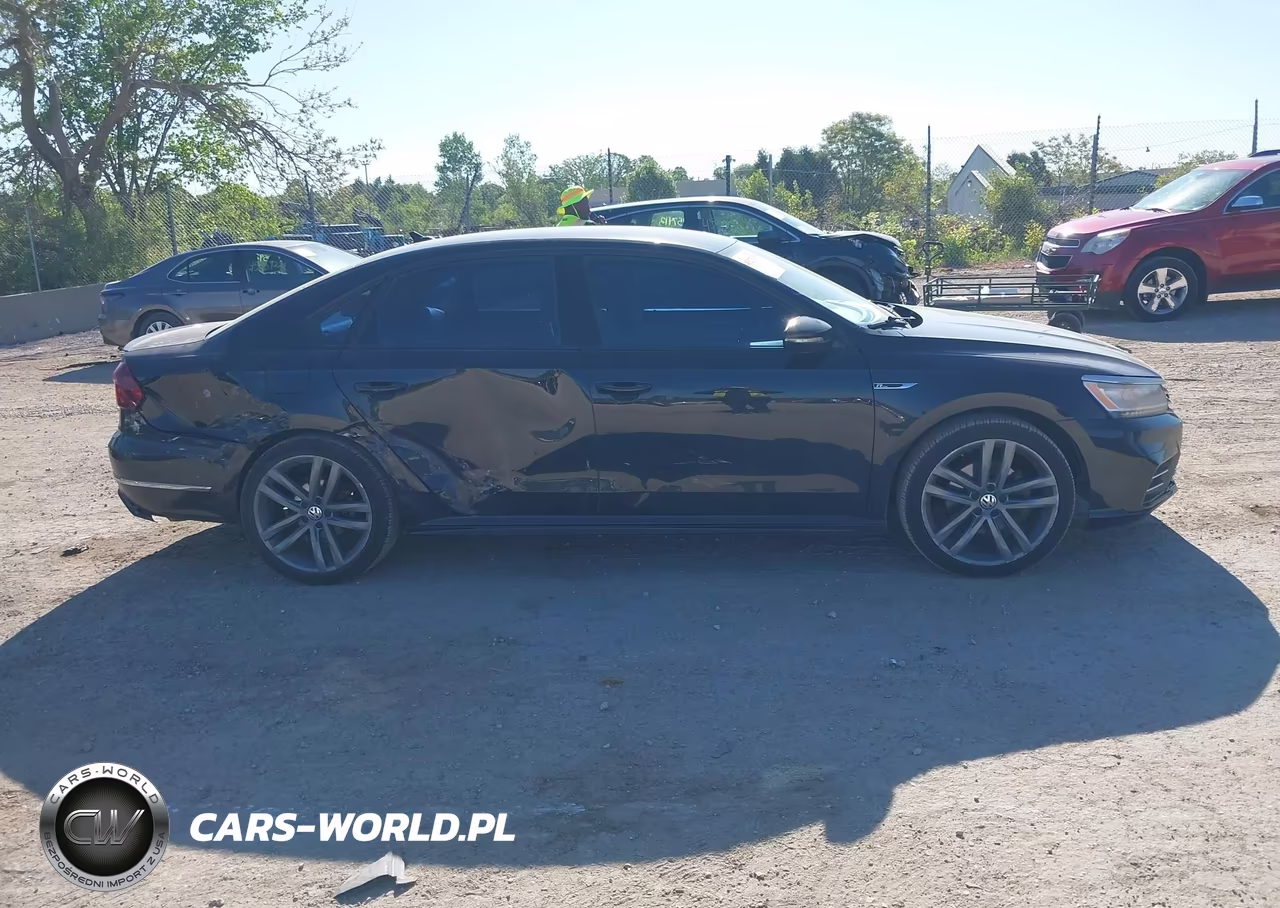 2018 Volkswagen Passat 2.0T R-Line-2.0T S VIN:1VWAA7A32JC006351 - 13