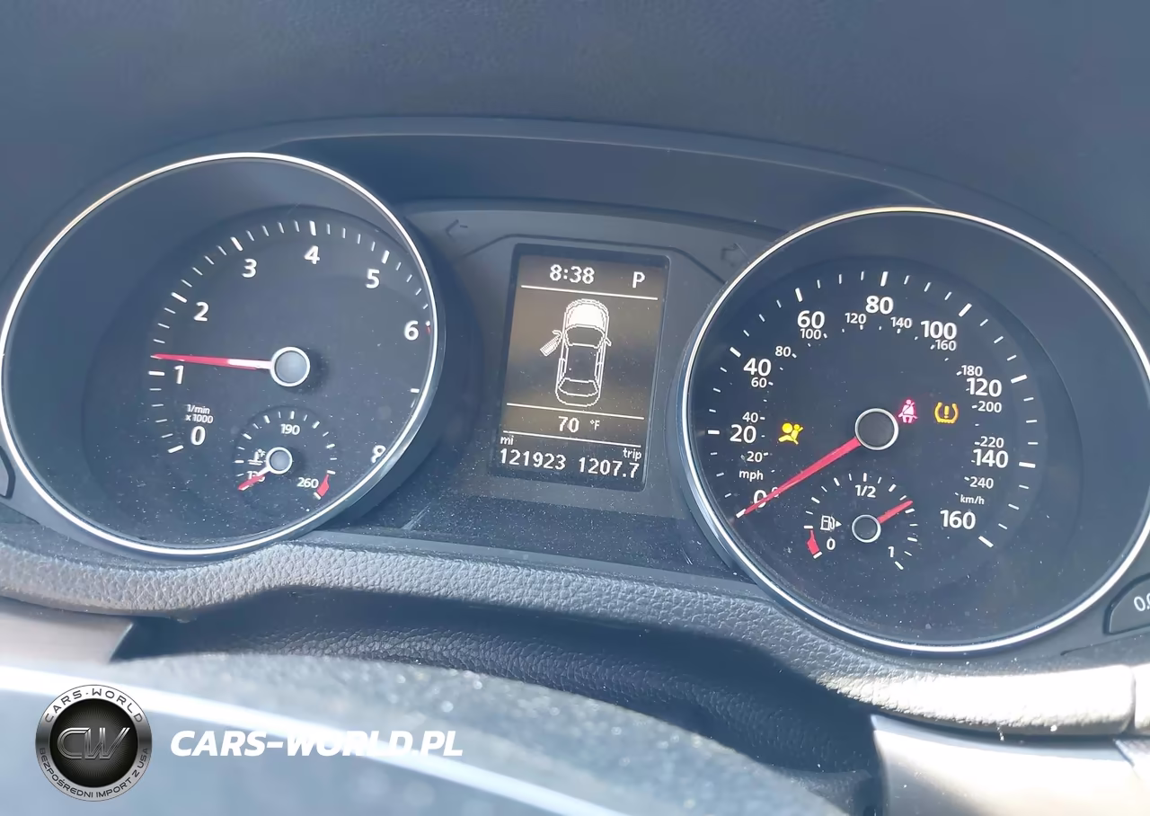 2018 Volkswagen Passat 2.0T R-Line-2.0T S VIN:1VWAA7A32JC006351 - 15