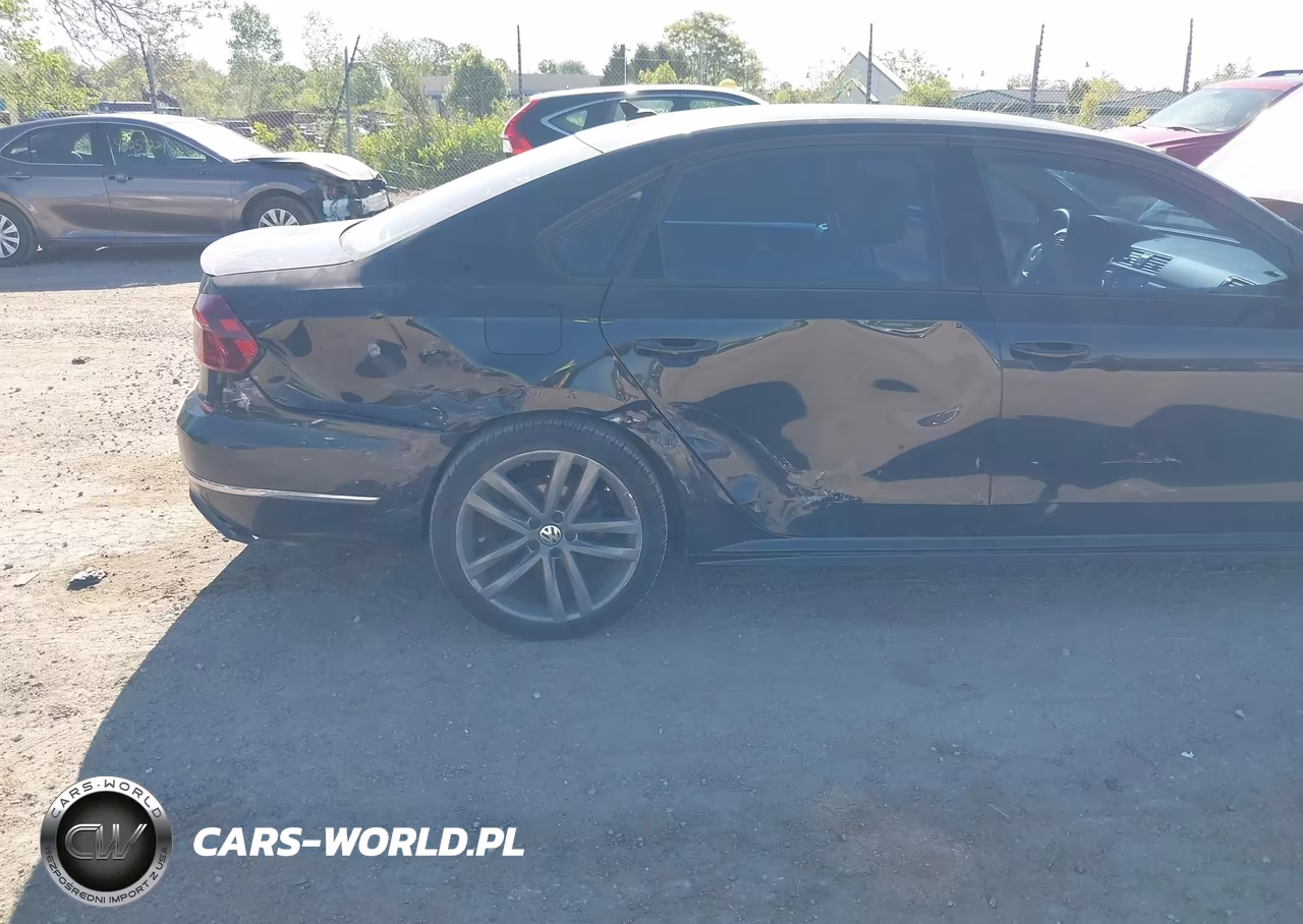 2018 Volkswagen Passat 2.0T R-Line-2.0T S VIN:1VWAA7A32JC006351 - 6