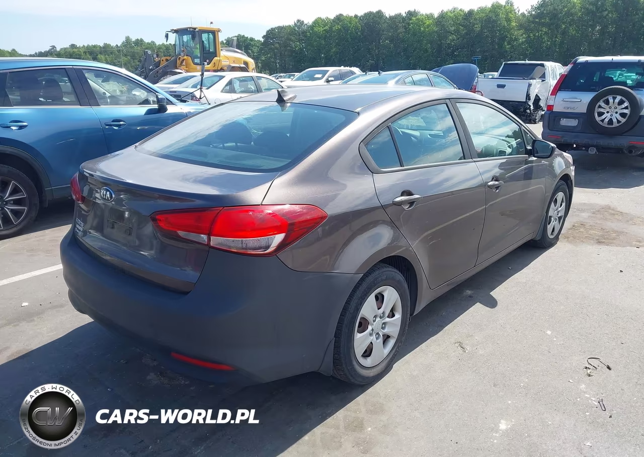 2017 Kia Forte Lx VIN:3KPFK4A76HE146400 - 4
