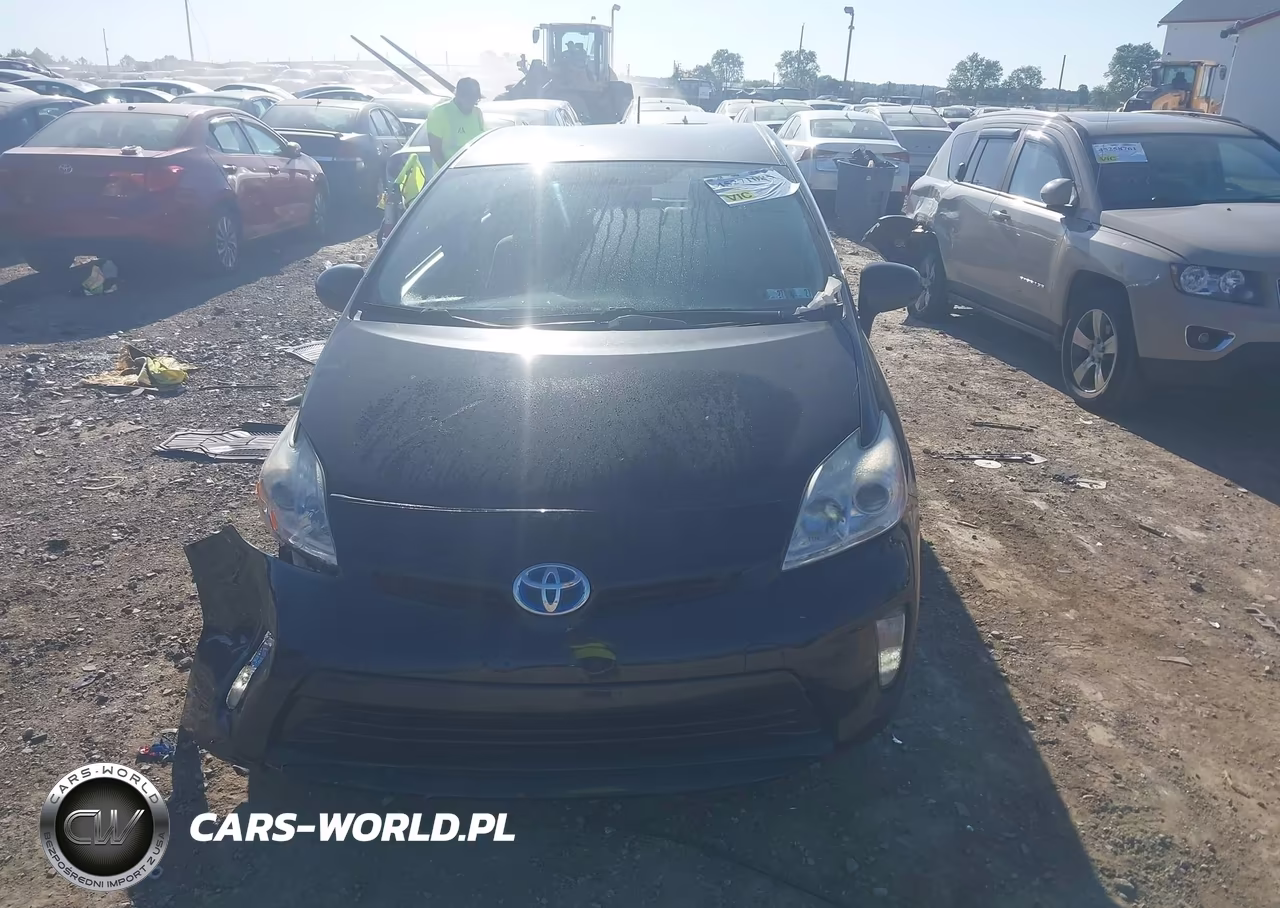 2015 Toyota Prius Two VIN:JTDKN3DUXF1945405 - 12