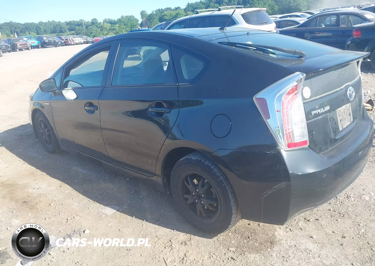 2015 Toyota Prius Two VIN:JTDKN3DUXF1945405 - 3