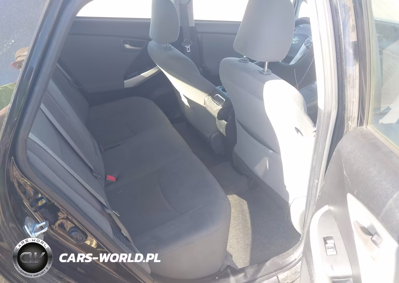 2015 Toyota Prius Two VIN:JTDKN3DUXF1945405 - 8