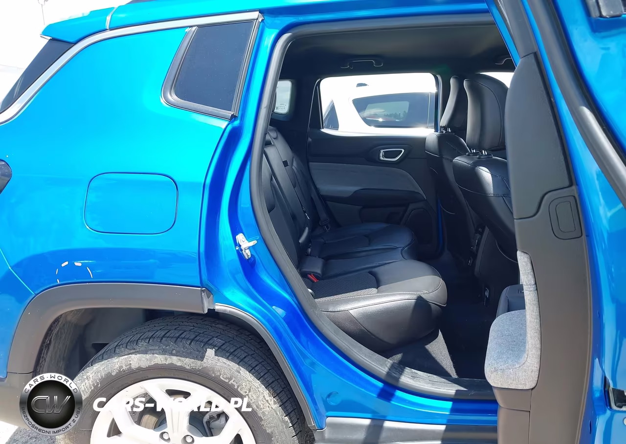 2024 Jeep Compass Latitude 4X4 VIN:3C4NJDBN3RT111824 - 8