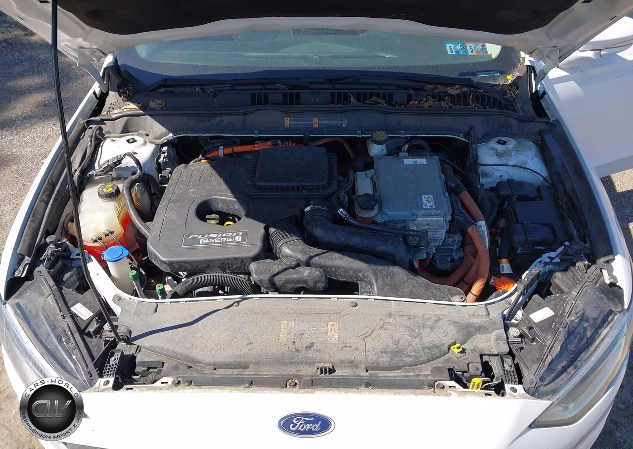 2017 Ford Fusion Energi Titanium VIN:3FA6P0SU6HR226017 - 10
