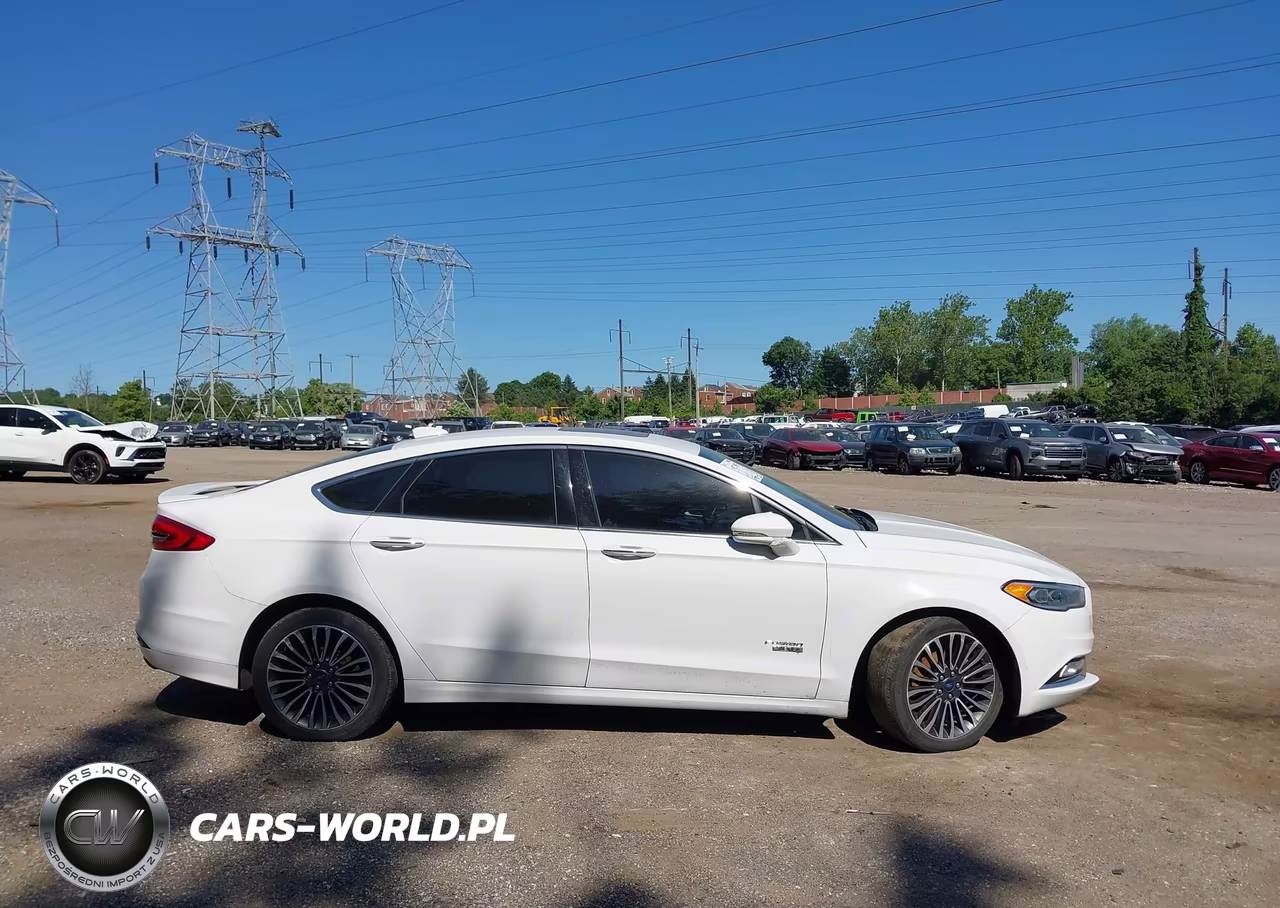 2017 Ford Fusion Energi Titanium VIN:3FA6P0SU6HR226017 - 13
