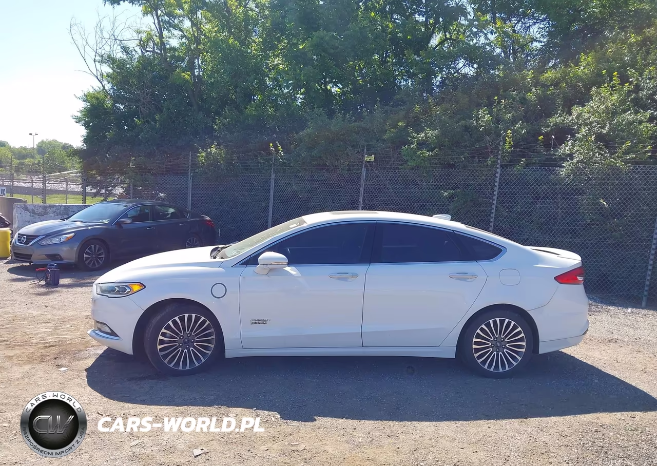 2017 Ford Fusion Energi Titanium VIN:3FA6P0SU6HR226017 - 14