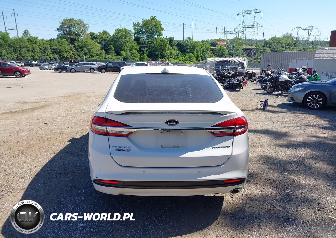 2017 Ford Fusion Energi Titanium VIN:3FA6P0SU6HR226017 - 16