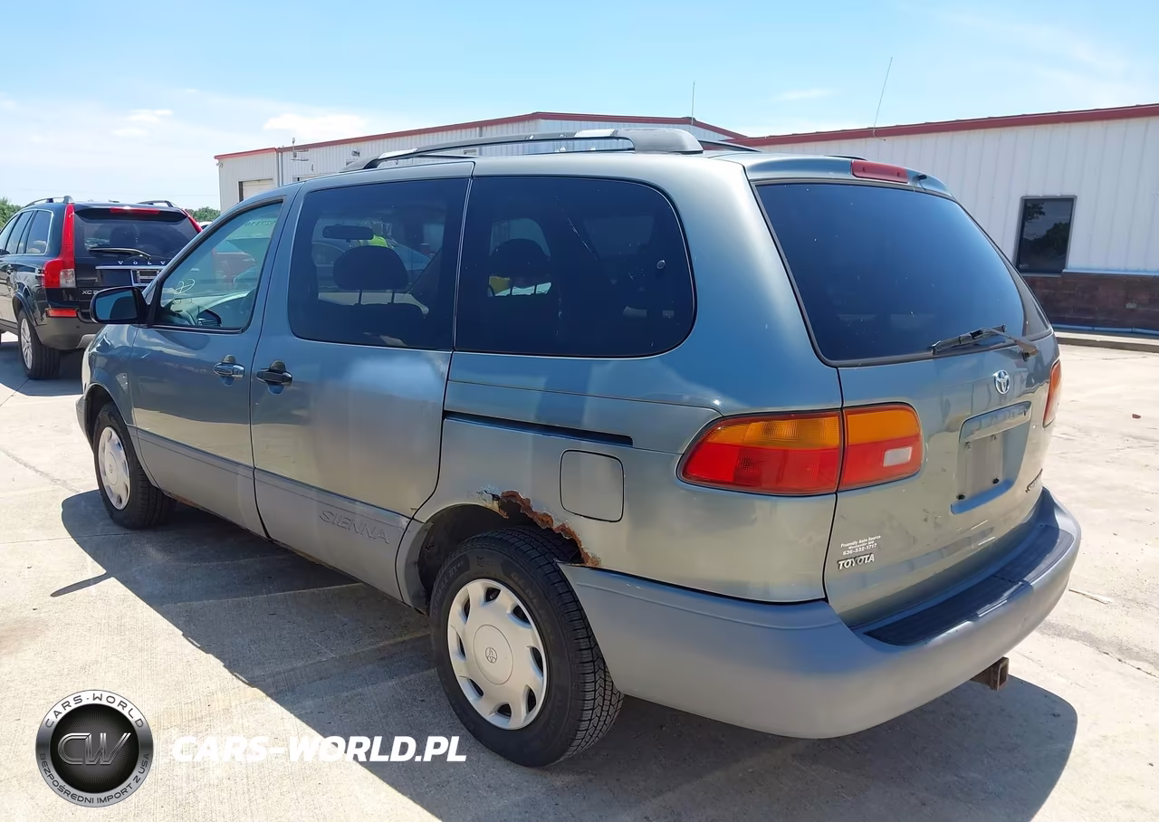 1999 Toyota Sienna Le VIN:4T3ZF13C2XU120390 - 3