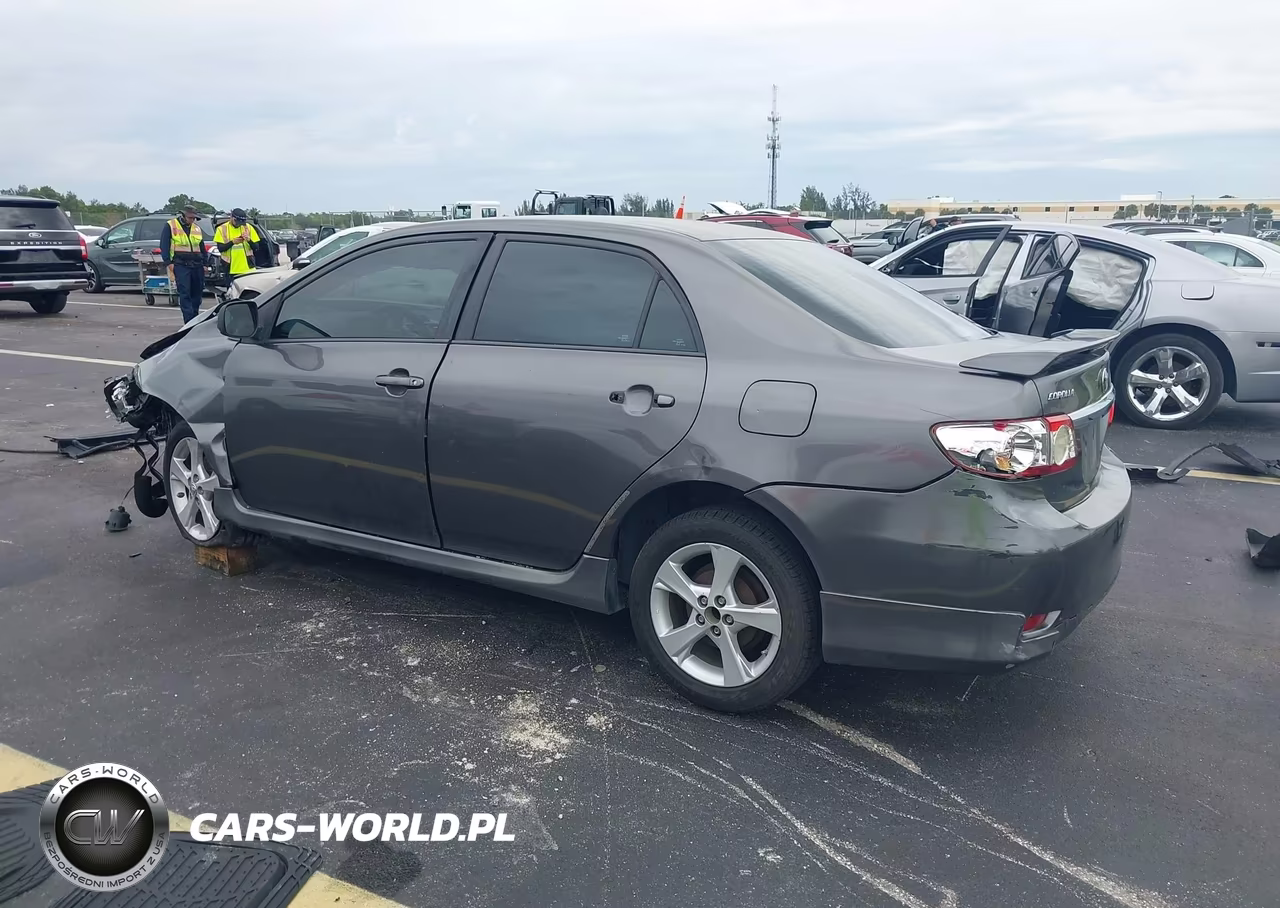 2013 Toyota Corolla S VIN:5YFBU4EE2DP180375 - 3
