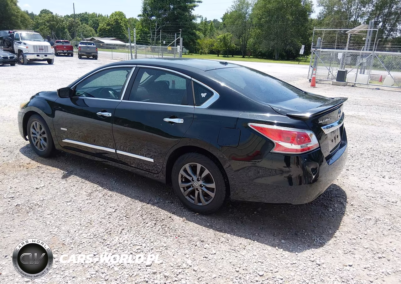 2015 Nissan Altima 2.5 S VIN:1N4AL3AP2FN395843 - 3