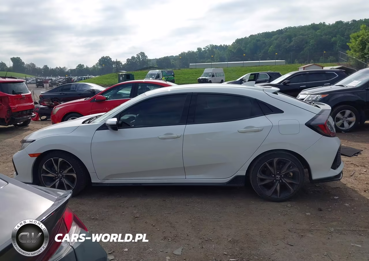 2018 Honda Civic Sport VIN:SHHFK7H40JU222298 - 14