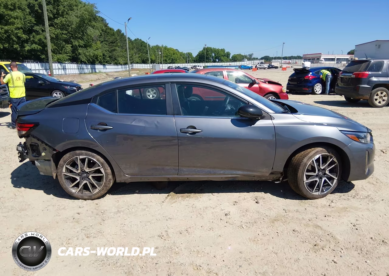2025 Nissan Sentra Sr VIN:3N1AB8DV9SY226679 - 14