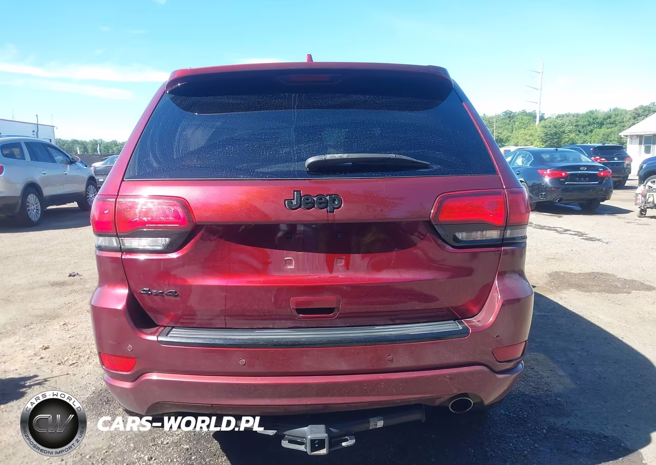2018 Jeep Grand Cherokee Altitude 4X4 VIN:1C4RJFAG0JC358153 - 17