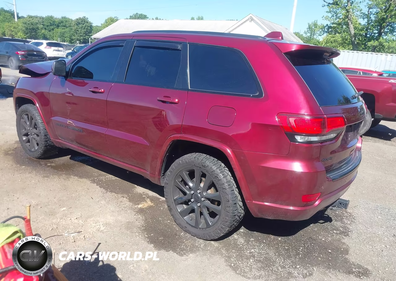 2018 Jeep Grand Cherokee Altitude 4X4 VIN:1C4RJFAG0JC358153 - 3