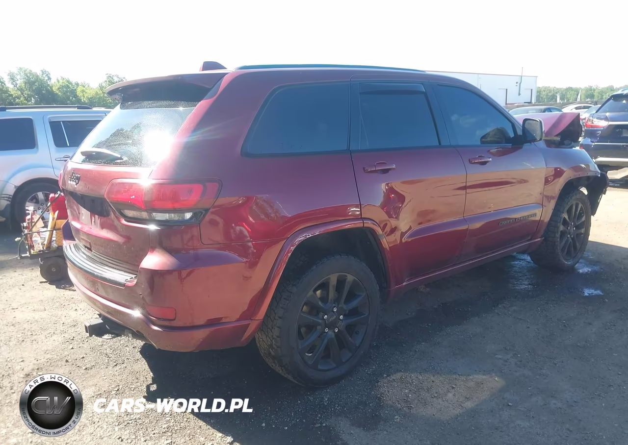 2018 Jeep Grand Cherokee Altitude 4X4 VIN:1C4RJFAG0JC358153 - 4