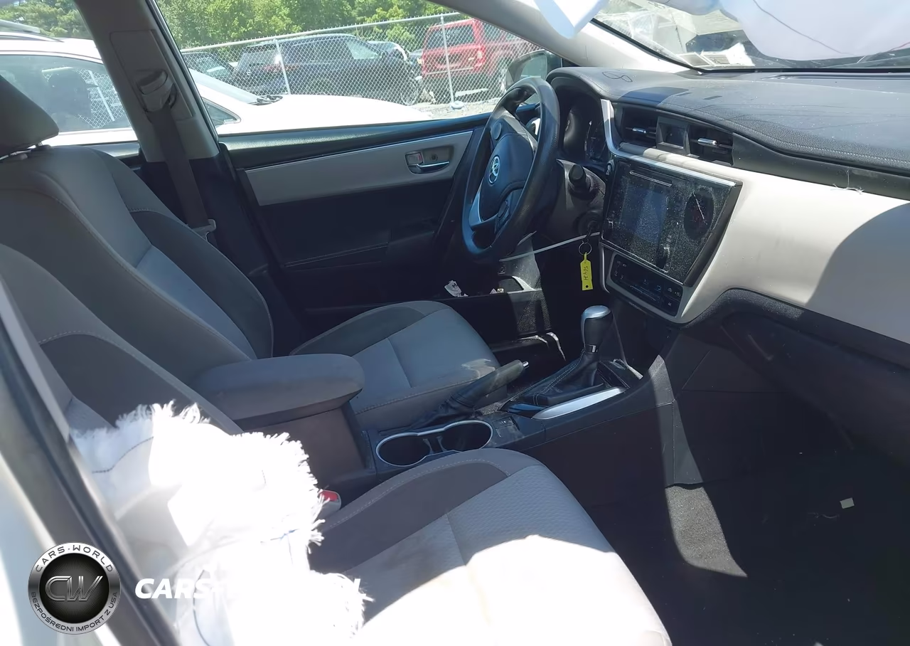 2019 Toyota Corolla Le VIN:2T1BURHE3KC150002 - 5