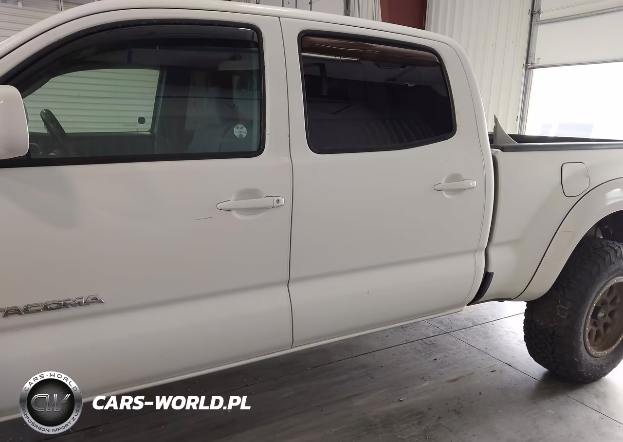 2010 Toyota Tacoma Base V6 VIN:3TMMU4FN1AM023415 - 18