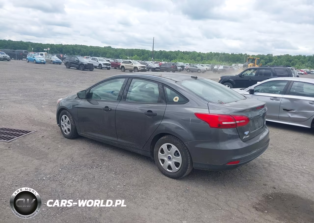 2017 Ford Focus S VIN:1FADP3E22HL322275 - 3