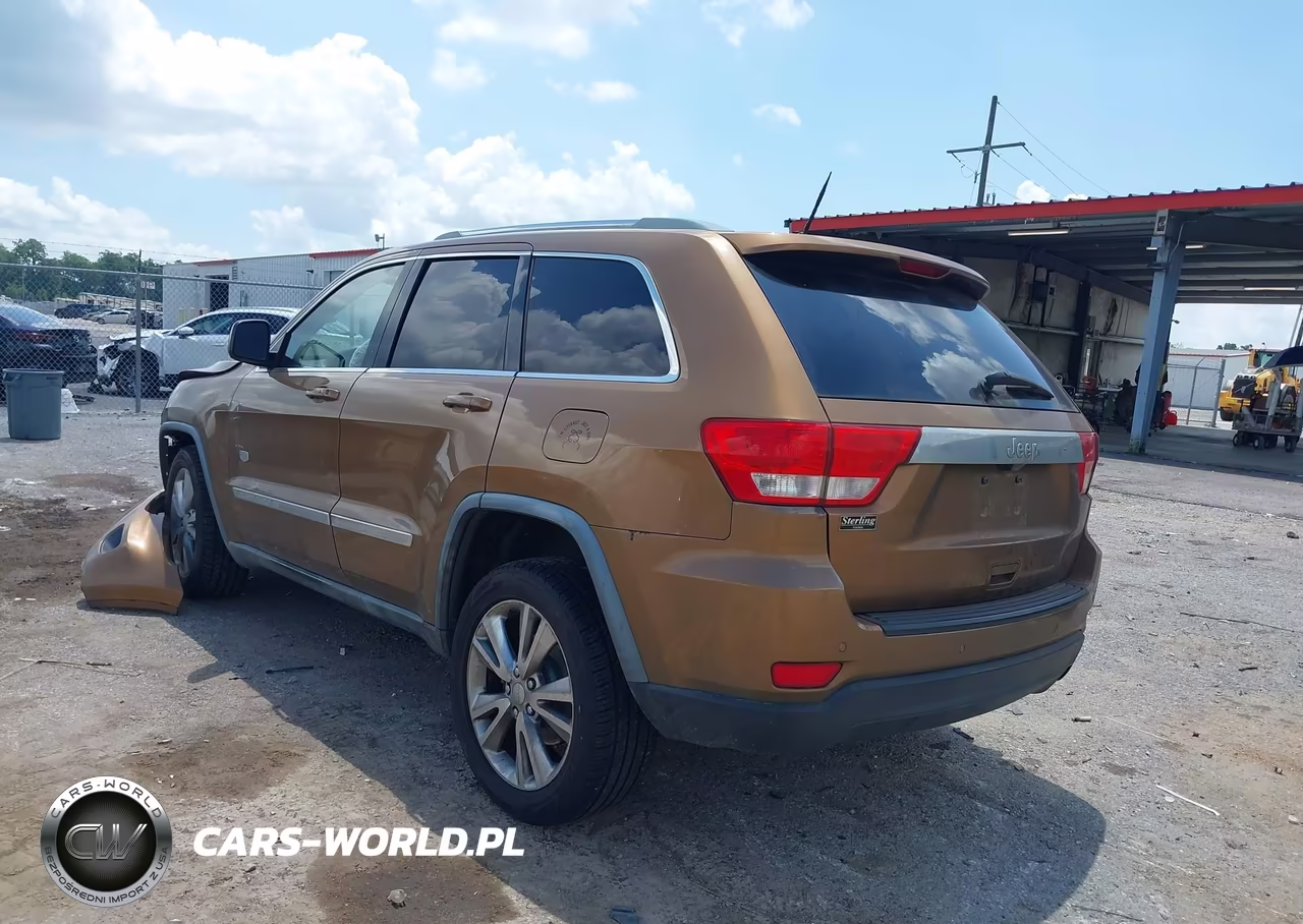 2011 Jeep Grand Cherokee Laredo VIN:1J4RS4GG3BC676613 - 3