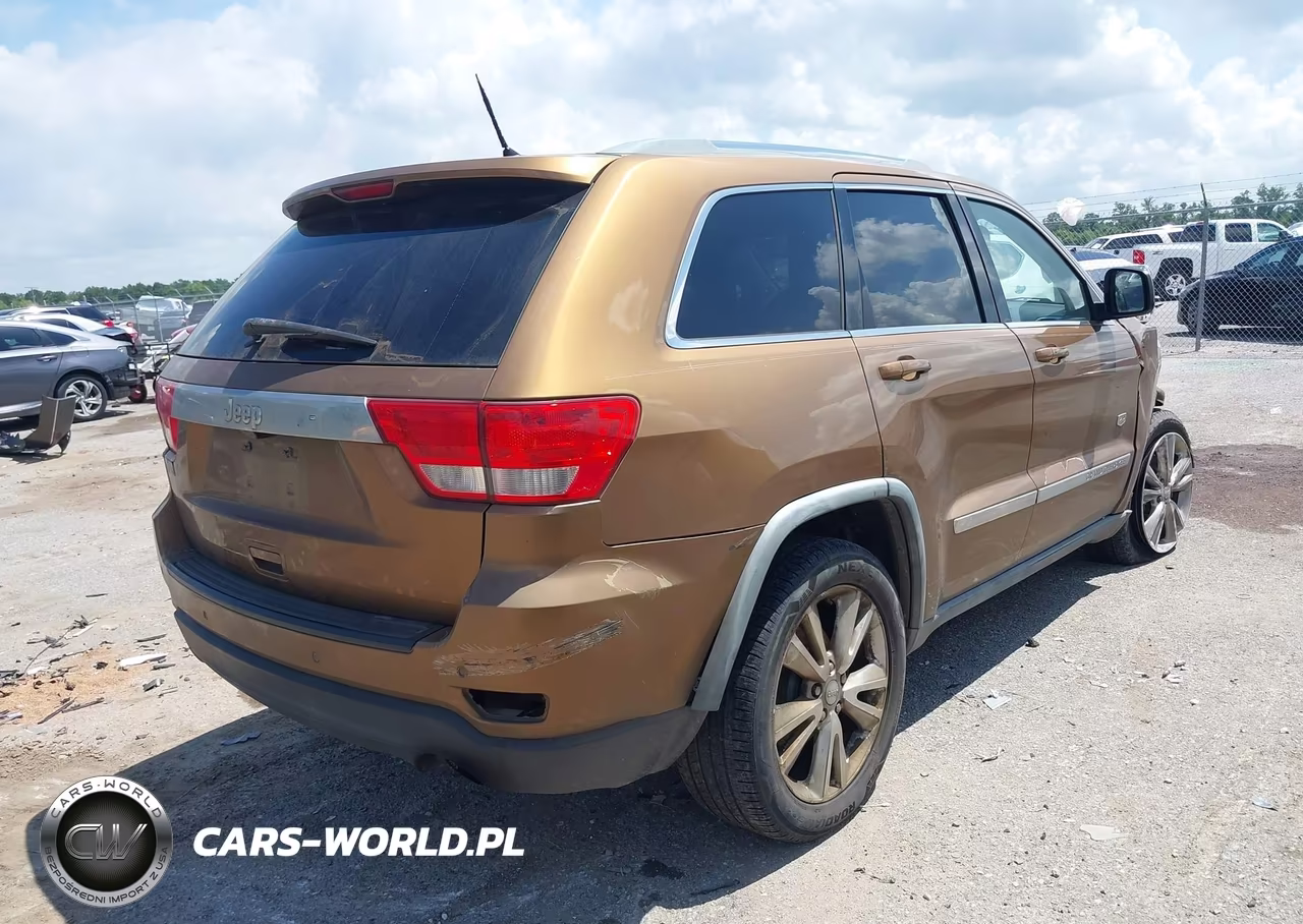 2011 Jeep Grand Cherokee Laredo VIN:1J4RS4GG3BC676613 - 4