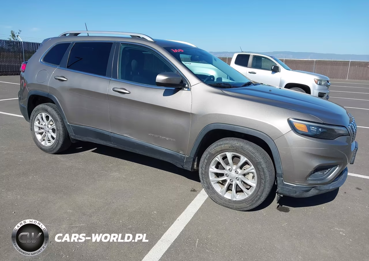 2019 Jeep Cherokee Latitude 4X4 – zdjęcie 1 z 18