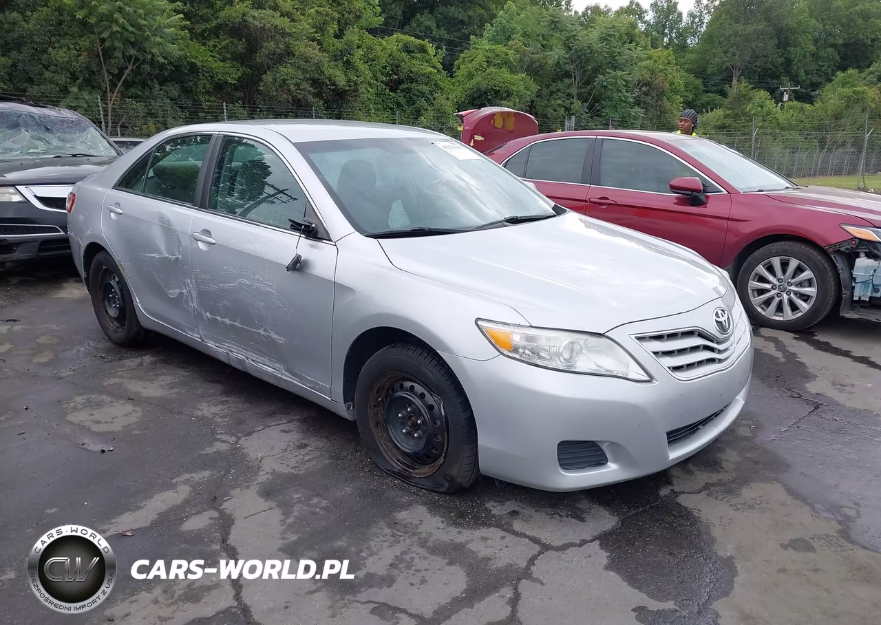 2011 Toyota Camry Le – zdjęcie 1 z 17
