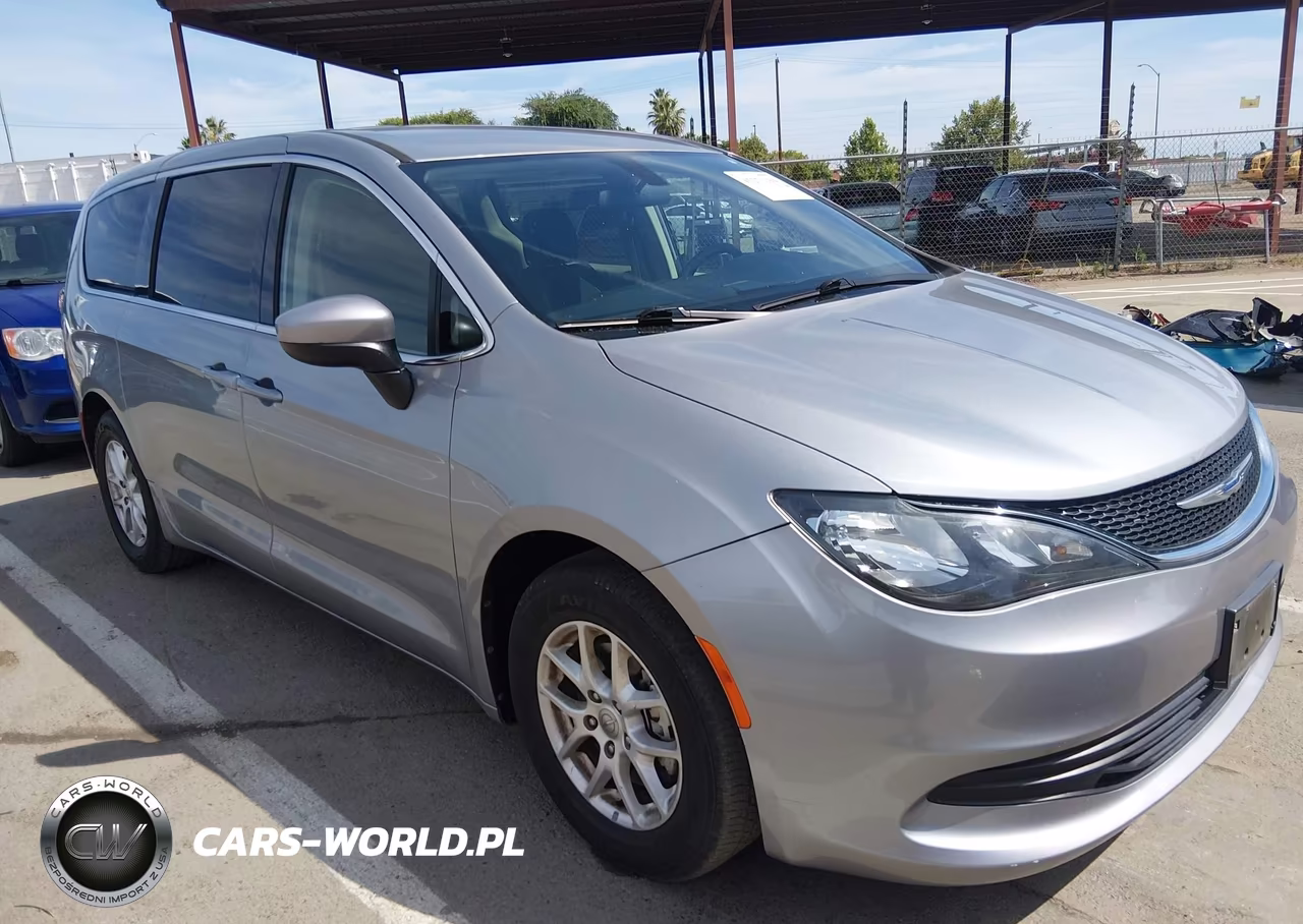 2020 Chrysler Voyager Lx