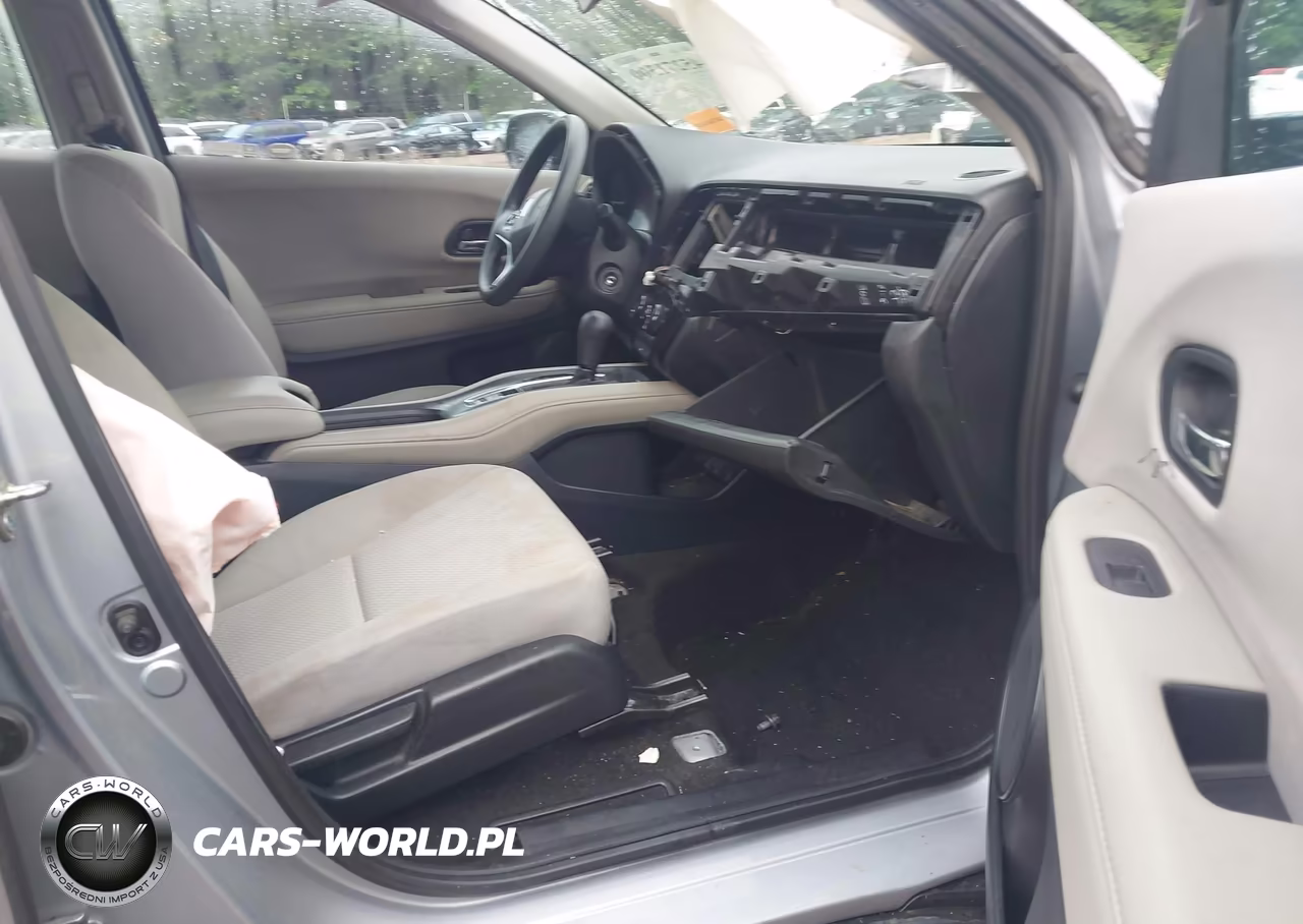 2018 Honda Hr-V Lx VIN:3CZRU5H3XJM722835 - 5